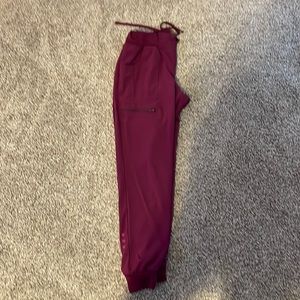 HeartSoul jogger scrubs size Small